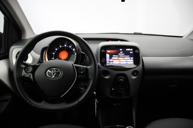 Toyota AYGO 1.0 VVT-I X-Play 5 Deurs - Carplay, Camera