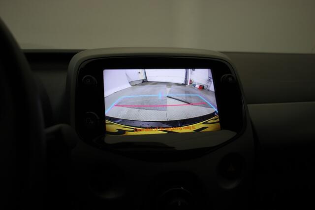 Toyota AYGO 1.0 VVT-I X-Play 5 Deurs - Carplay, Camera