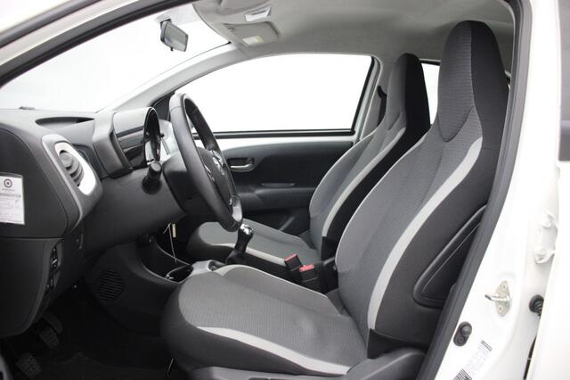 Toyota AYGO 1.0 VVT-I X-Play 5 Deurs - Carplay, Camera
