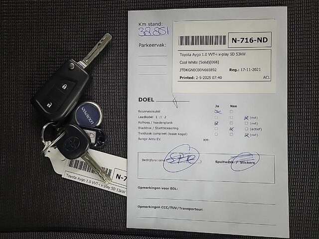 Toyota AYGO 1.0 VVT-i x-play (73 PK) 2e-Eig. & Dealer-Onderh. BOVAG-Garantie. NL-Auto. Navigatie/Apple-Carplay/Android-Auto, Achteruitrijcamera, Airco, Privacy-Glas