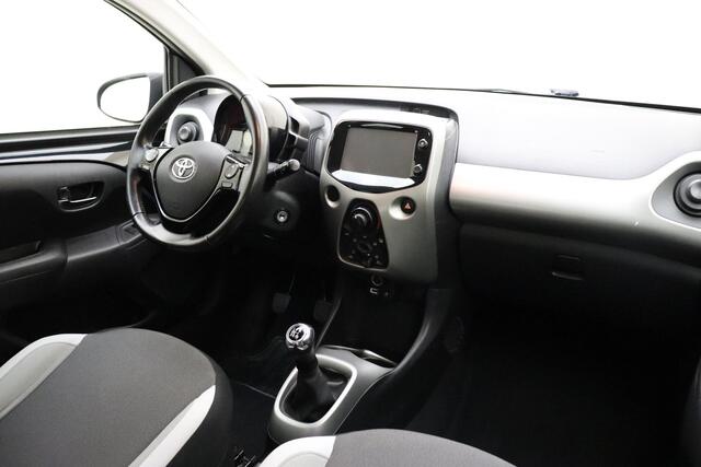 Toyota AYGO 1.0 VVT-i x-play | Achteruitrijcamera | Groot scherm | Airconditioning | Apple Carplay/Android Auto
