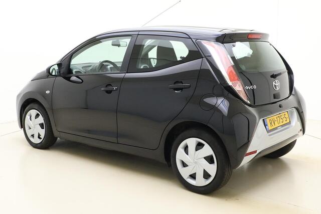 Toyota AYGO 1.0 VVT-i x-play | Achteruitrijcamera | Groot scherm | Airconditioning | Apple Carplay/Android Auto