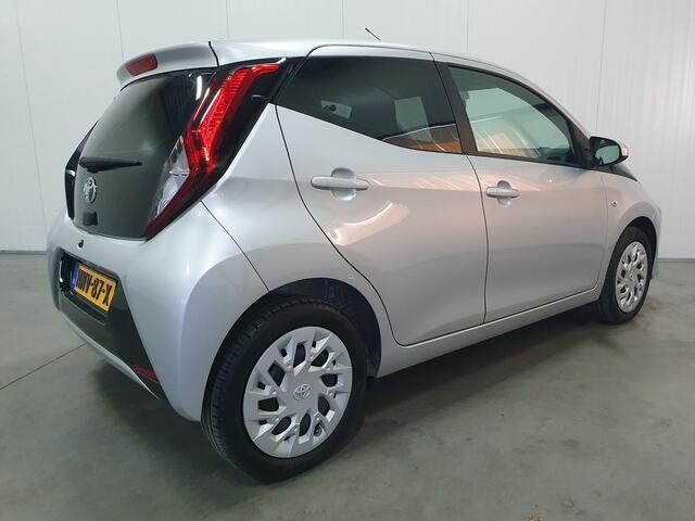 Toyota AYGO 1.0 VVT-i x-play AIRCO/CARPLAY/CAMERA