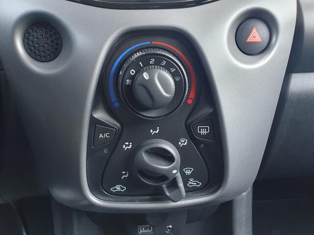 Toyota AYGO 1.0 VVT-i x-play AIRCO/CARPLAY/CAMERA