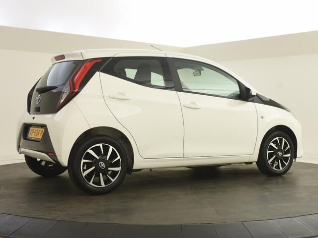 Toyota AYGO 1.0 VVT-i x-play