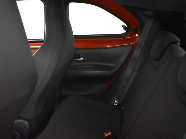 Toyota AYGO 1.0 VVT-i MT Pulse Bi-Tone | Parkeersensoren V+A | Stoelverwarmi
