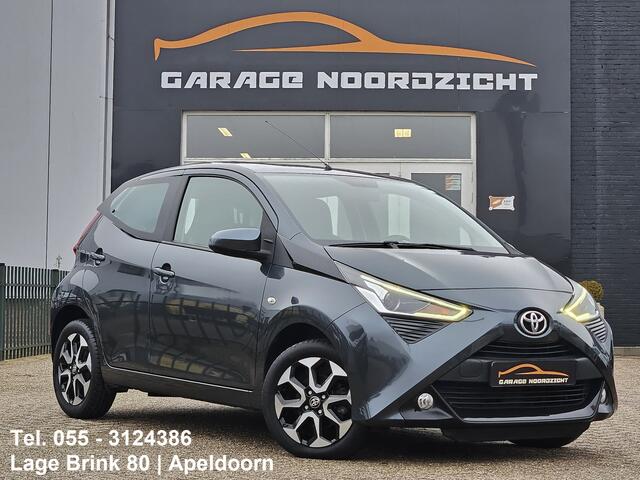 Toyota AYGO 1.0 VVT-i x-play limited AIRCO|CAMERA|USB&AUX|LM-VELGEN|BLUE TOOTH|ELEKTRISCHE PAKKET|LED DAGRIJ VERLICHTING| Deze prachtige verkeerd Volkswagen Volkswagen Golf 1.2 TSI R-Line Edition in zeer mooie staat en rijdt voortreffelijk . Alle documentatie van dez