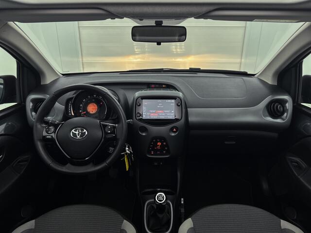 Toyota AYGO 1.0 VVT-i x-joy cabrio | 1e Eigenaar | Dealer Onderhouden | Open Dak | Apple Carplay / Android Auto | Climate Control |
