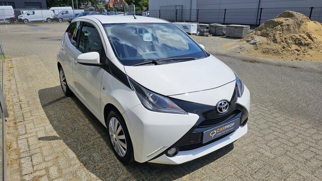 Toyota AYGO 1.0 x-play NLauto | All-seasons | dealeronderhouden