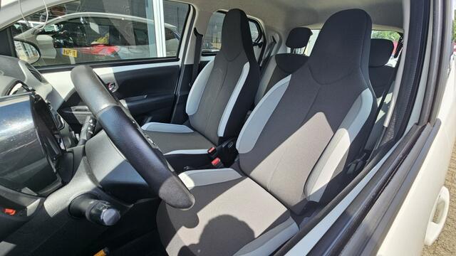 Toyota AYGO 1.0 x-play NLauto | All-seasons | dealeronderhouden