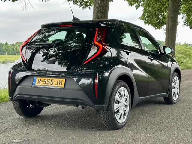 Toyota AYGO X 1.0 VVT-i MT Play | 7700 KM | Apple carplay | Android auto | Nederlandse auto!