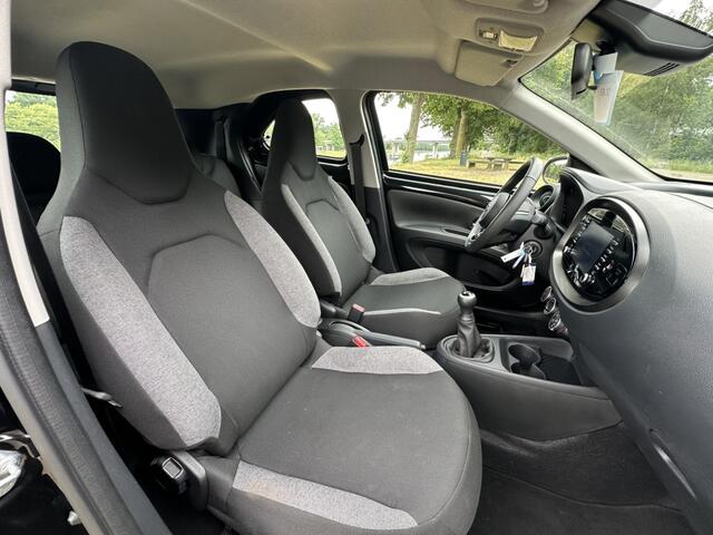 Toyota AYGO X 1.0 VVT-i MT Play | 7700 KM | Apple carplay | Android auto | Nederlandse auto!