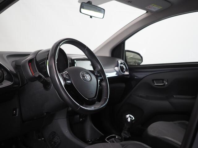 Toyota AYGO 1.0 VVT-i x-joy | Achteruitrijcamera | Bluetooth | Navigatie | Climate Control | Cruise Control