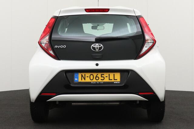 Toyota AYGO 1.0 VVT-i X-play Camera Navi Carplay LED