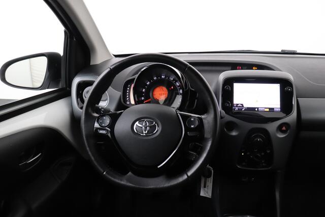 Toyota AYGO 1.0 VVT-i X-play Camera Navi Carplay LED