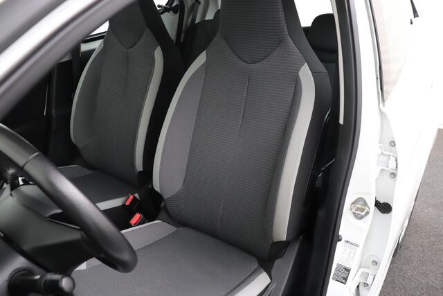 Toyota AYGO 1.0 VVT-i X-play Camera Navi Carplay LED