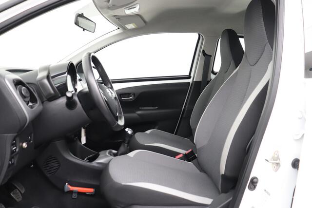 Toyota AYGO 1.0 VVT-i X-play Camera Navi Carplay LED