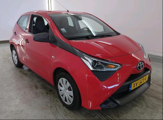 Toyota AYGO 1.0 VVT-i x-fun 75PK / 5Drs. / Airco / Radio / Cv / Electrische ramen voor /