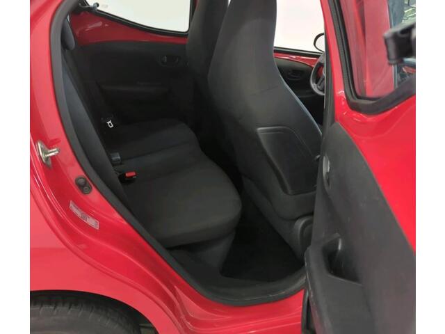 Toyota AYGO 1.0 VVT-i x-fun 75PK / 5Drs. / Airco / Radio / Cv / Electrische ramen voor /