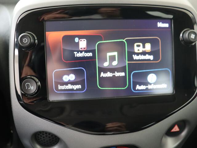 Toyota AYGO 1.0 VVT-i x-play cabrio I Apple Carplay/Android Auto I Cabriodak I Airco I 5 Deurs I Zuinig I USB I 1e Eigenaar I LOUWMAN Onderhouden I