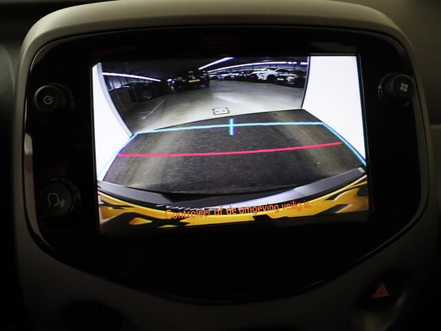 Toyota AYGO 1.0 VVT-i x-play cabrio I Apple Carplay/Android Auto I Cabriodak I Airco I 5 Deurs I Zuinig I USB I 1e Eigenaar I LOUWMAN Onderhouden I