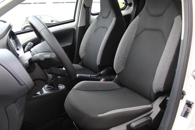 Toyota AYGO X 1.0 VVT-i MT Play | Rijklaar | Apple/Android | Camera | Airco | Adaptive cruise | NL-auto