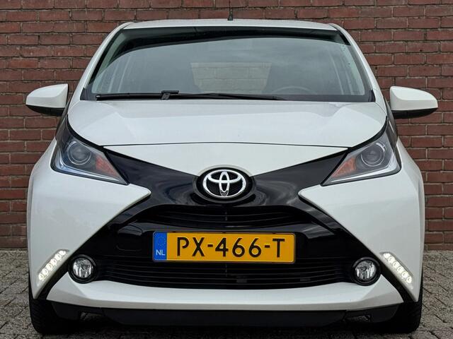 Toyota AYGO 1.0 VVT-i x-play AUTOMAAT | NL-AUTO! | CAMERA!