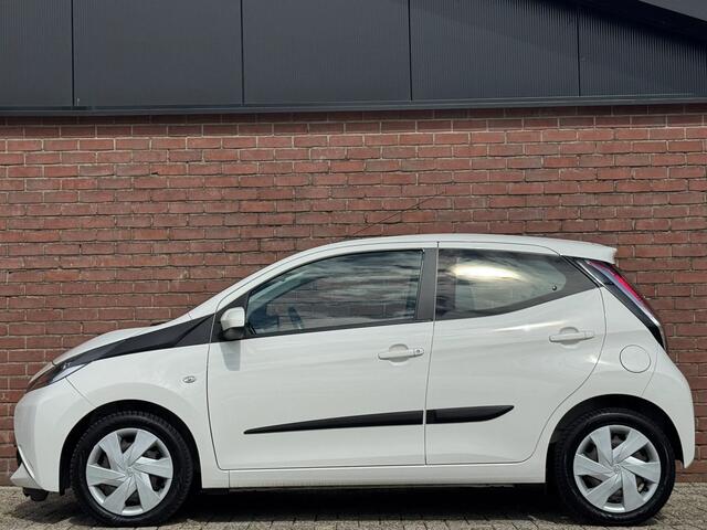 Toyota AYGO 1.0 VVT-i x-play AUTOMAAT | NL-AUTO! | CAMERA!