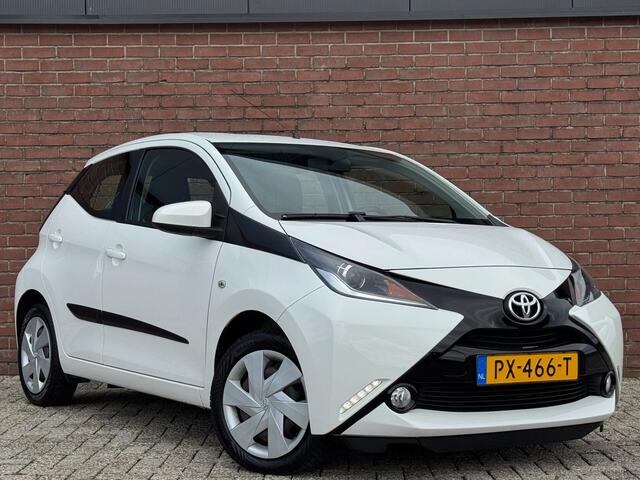 Toyota AYGO 1.0 VVT-i x-play AUTOMAAT | NL-AUTO! | CAMERA!