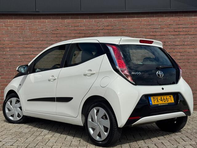 Toyota AYGO 1.0 VVT-i x-play AUTOMAAT | NL-AUTO! | CAMERA!