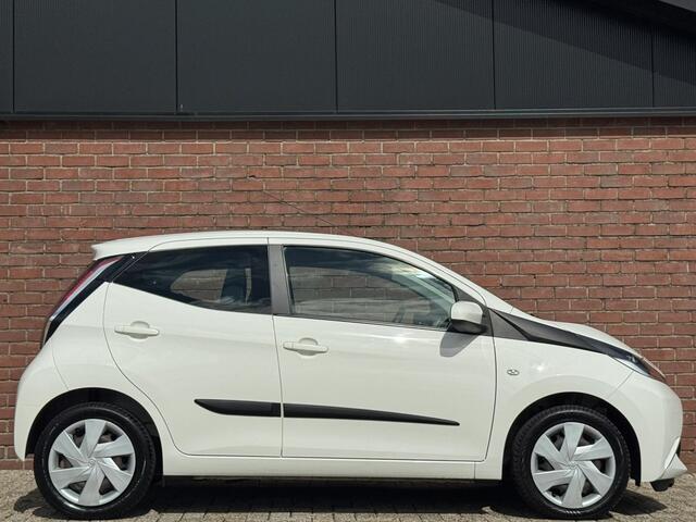 Toyota AYGO 1.0 VVT-i x-play AUTOMAAT | NL-AUTO! | CAMERA!