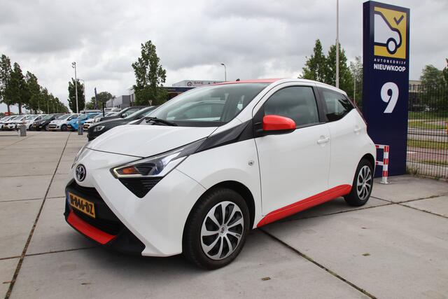 Toyota AYGO 1.0 VVT-i x-play Sparco Carplay-Camera, NL auto, nieuwstaat!! Lente aanbieding!