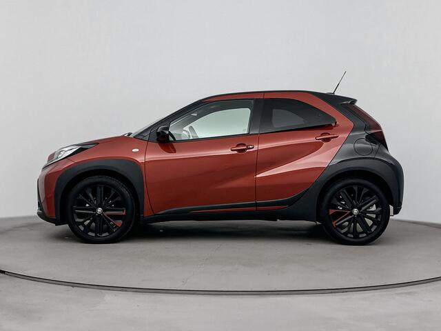 Toyota AYGO X 1.0 VVT-i MT Premium JBL | Stoelverwarming | Climate Control | 18'' Lichtmetalen velgen | LED |