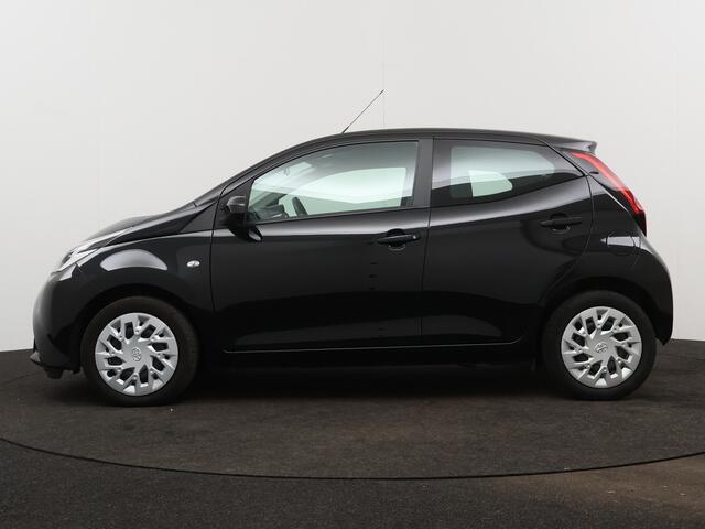 Toyota AYGO 5-deurs 1.0 VVT-i x-play met x-shift | Camera | Airco |