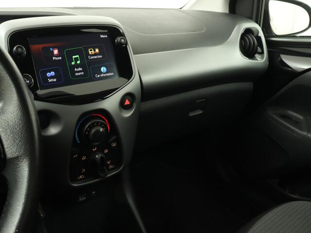 Toyota AYGO 5-deurs 1.0 VVT-i x-play met x-shift | Camera | Airco |
