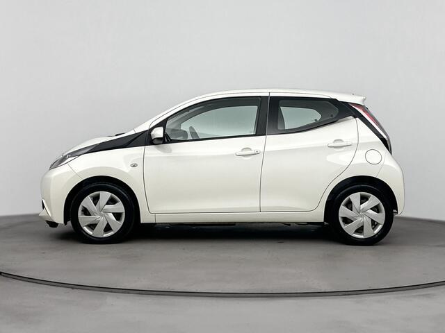 Toyota AYGO 1.0 VVT-i x-nav