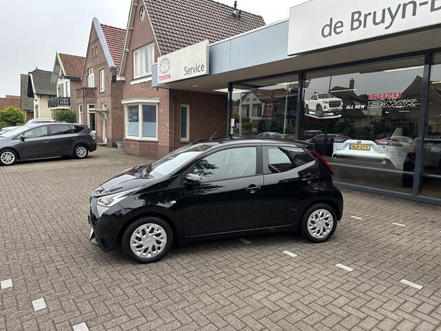 Toyota AYGO 1.0 VVT-i x-play origineel Nederlandse auto, goed onderhouden, Apple Carplay, Android Auto, Rijklaarprijs incl. garantie (10 jaars-programma) en Toyota pechhulppas