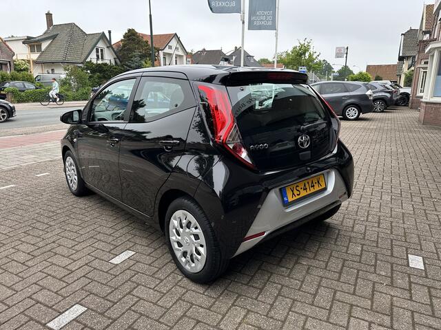 Toyota AYGO 1.0 VVT-i x-play origineel Nederlandse auto, goed onderhouden, Apple Carplay, Android Auto, Rijklaarprijs incl. garantie (10 jaars-programma) en Toyota pechhulppas