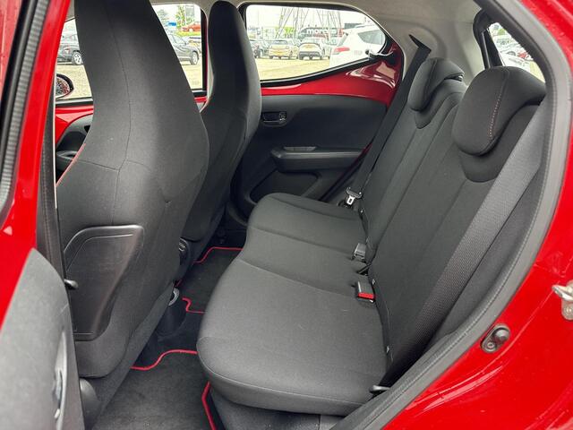 Toyota AYGO 1.0 VVT-i x-cite **LM VELGEN/ BEGRENZER/ 36 MAANDEN GARANTIE**