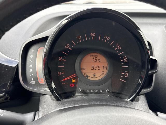 Toyota AYGO 1.0 VVT-i x-cite **LM VELGEN/ BEGRENZER/ 36 MAANDEN GARANTIE**