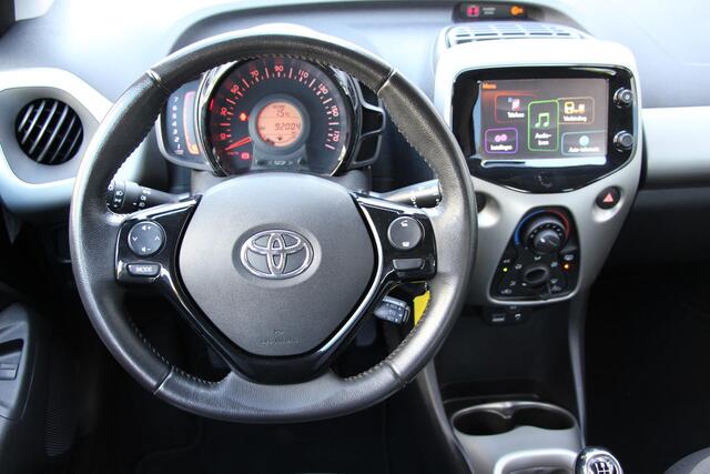 Toyota AYGO 1.0 VVT-i x-play **AIRCO/ BLUETOOTH/ PARKEERCAMERA**