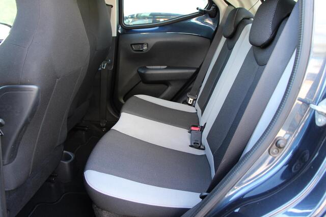 Toyota AYGO 1.0 VVT-i x-play **AIRCO/ BLUETOOTH/ PARKEERCAMERA**