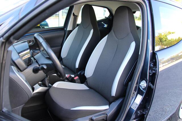 Toyota AYGO 1.0 VVT-i x-play **AIRCO/ BLUETOOTH/ PARKEERCAMERA**
