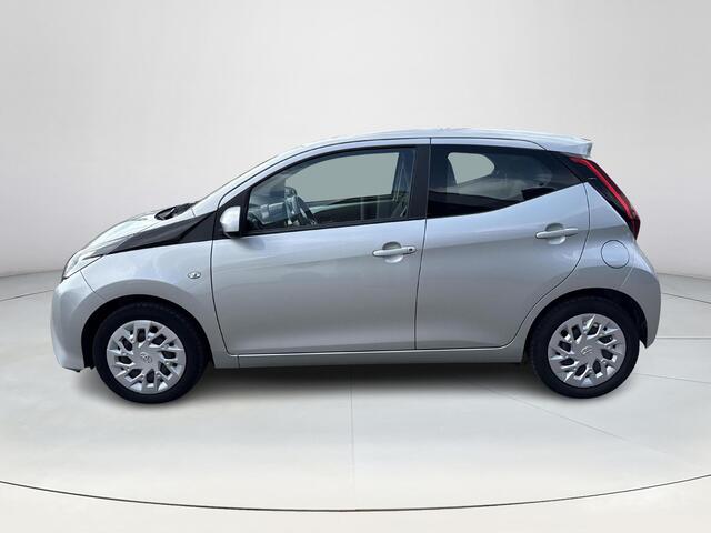 Toyota AYGO 1.0 VVT-i x-play **PARKEERCAMERA/ BEGRENZER/ APPLE CARPLAY/ 36 MAANDEN GARANTIE**