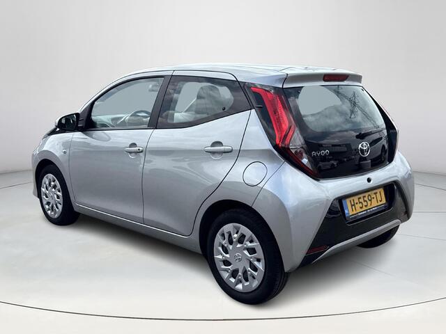 Toyota AYGO 1.0 VVT-i x-play **PARKEERCAMERA/ BEGRENZER/ APPLE CARPLAY/ 36 MAANDEN GARANTIE**