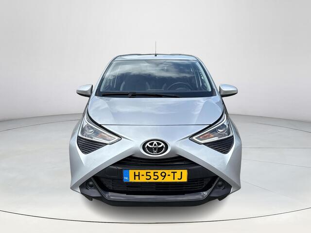 Toyota AYGO 1.0 VVT-i x-play **PARKEERCAMERA/ BEGRENZER/ APPLE CARPLAY/ 36 MAANDEN GARANTIE**