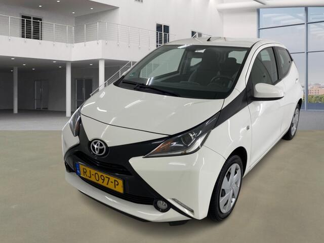 Toyota AYGO 1.0 VVT-i x-play AUT! Camera! VERWACHT!!