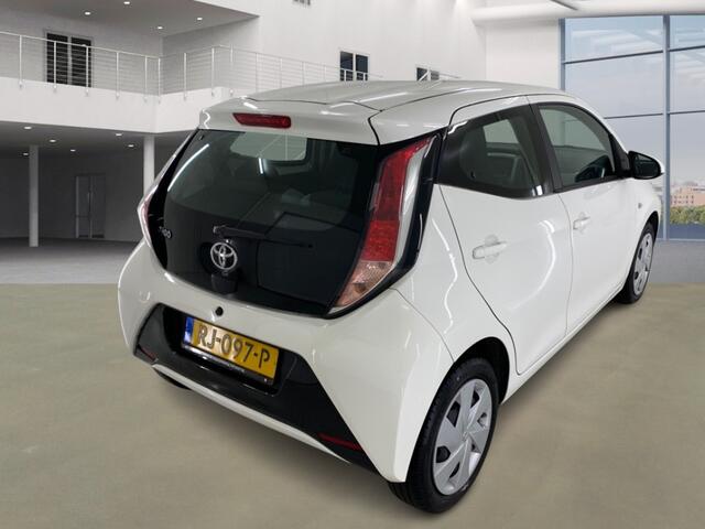 Toyota AYGO 1.0 VVT-i x-play AUT! Camera! VERWACHT!!