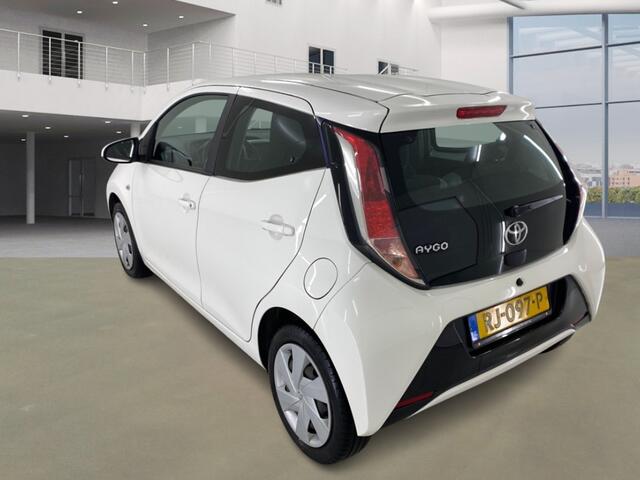 Toyota AYGO 1.0 VVT-i x-play AUT! Camera! VERWACHT!!