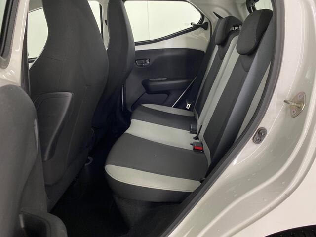 Toyota AYGO 1.0 VVT-i x-play AUT! Camera! VERWACHT!!